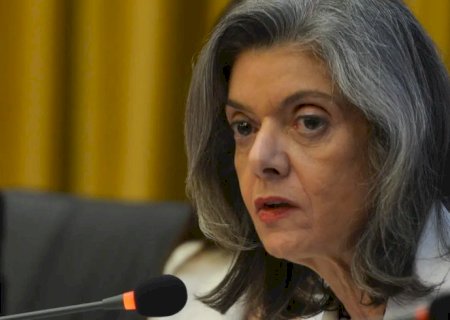 Cármen Lúcia vota contra gratificação de desempenho a inativos do INSS