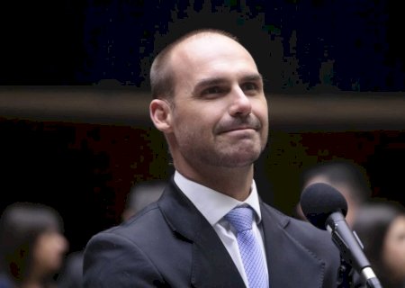 Moraes libera provas contra Eduardo Bolsonaro e amplia frente de investigação na PF