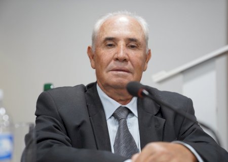 Vereador Cícero Leite faz alerta sobre “guerra espiritual” e destaca importância da família durante sessão na Câmara de Batayporã