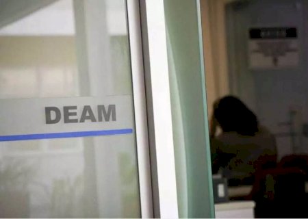 Mulher leva soco e vê casa pegando fogo após briga por ciúmes