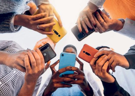 Dor, depressão e dependência: até onde vão os danos do excesso de telas?