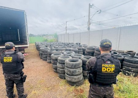 Quase 2 mil pneus novos são encontrados escondidos em meio a carga de usados