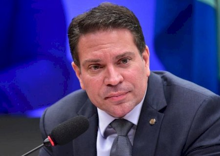 “O grupo de Bolsonaro sai fortalecido', diz cientista político sobre nova crise internacional de Lula