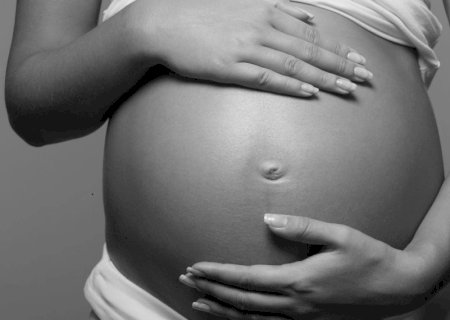 Mãe perde bebê após parto sem assistência e receberá R$ 100 mil