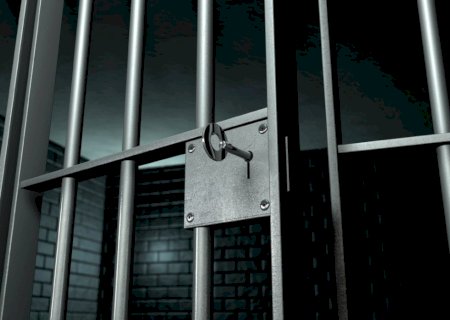 Homem é preso por descumprir medidas protetivas e perseguir a ex
