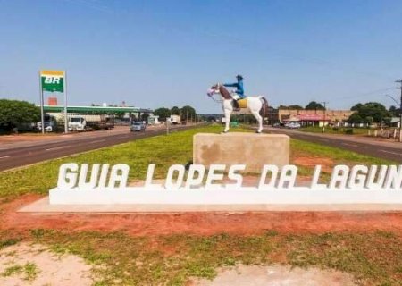 Suspeito de tentativa de homicídio é morto ao reagir à abordagem da PM