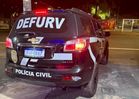Polícia Civil prende integrantes de quadrilha de furto de camionetas e localiza arma de fogo com os criminosos