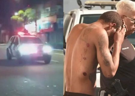 Homem fica agarrado ao teto de viatura por 800m e ataca PMs