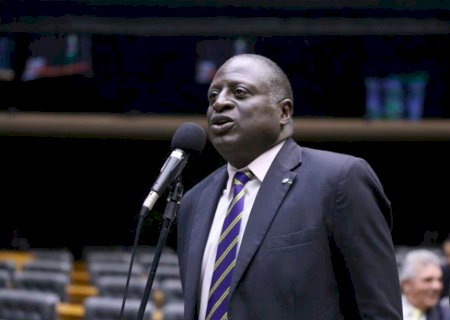 Bolsonarista quer convocar chefão da PF para falar sobre delegado envolvido na prisão de Ramagem