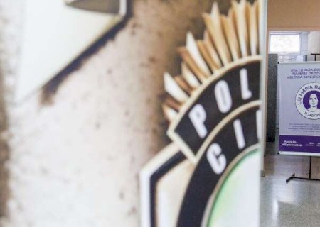 Adolescente nega buscar droga com homem e é esfaqueada no pescoço