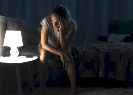 Você acorda no meio da noite? Entenda o que pode estar acontecendo