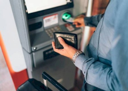 13º antecipado começa a cair nesta sexta e injeta mais de R$ 800 milhões em MS