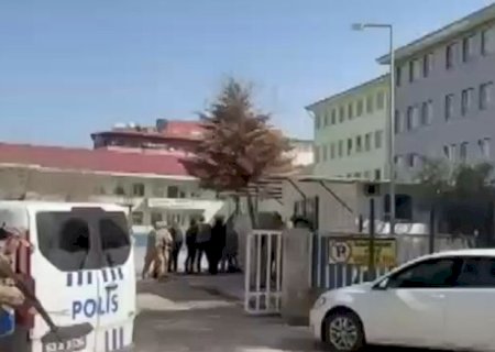 Ataque a tiros deixa ao menos 16 feridos em escola na Turquia - SBT News