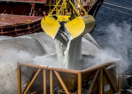 Tensão no Oriente Médio muda padrão sazonal de compra de fertilizantes em 2026