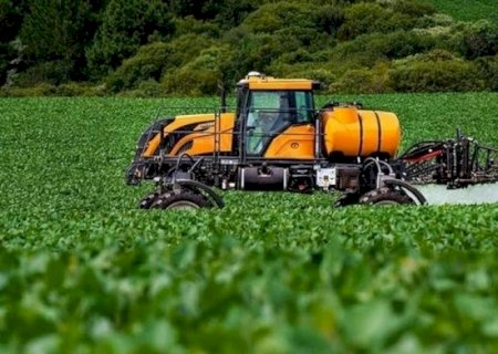 Novos fornecedores garantem importação brasileira de fertilizantes