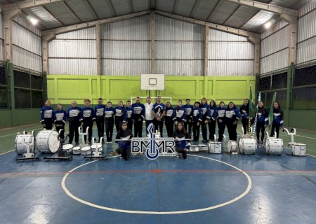 Hashioka entrega uniformes e instrumentos para banda musical da Escola Marechal Rondon de Nova Andradina