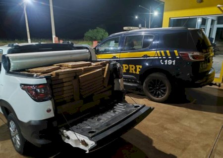 Motorista é preso transportando 787 quilos de maconha