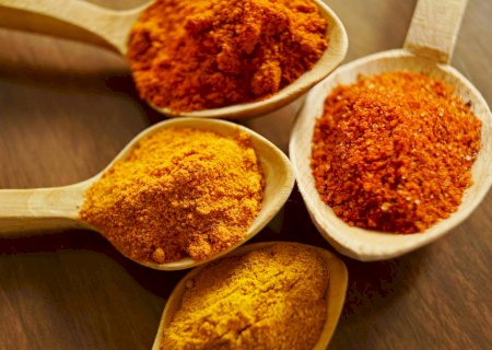 Entenda por que o excesso de cúrcuma pode ser perigoso