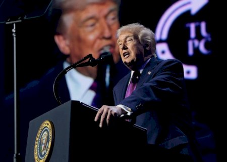 Trump ordena que Marinha atire em qualquer embarcação que lance minas no Estreito de Ormuz - SBT News