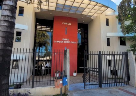 Justiça manda empresa indenizar mulher deixada para trás por ônibus