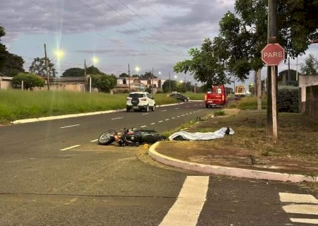 Batida entre carro e motocicleta mata rapaz de 27 anos