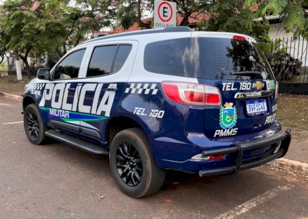 Mãe golpeia filho com facão para defender nora de agressões