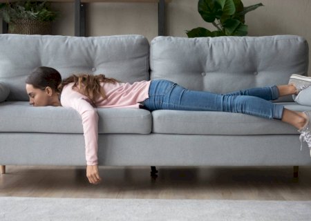 Não se culpe: a ciência explica por que é tão difícil trocar o sofá pelo exercício regular