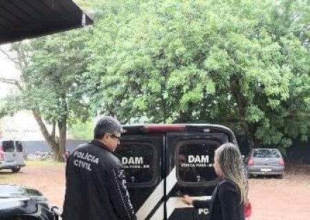 Homem invade delegacia para intimidar mulher registrando BO e acaba preso
