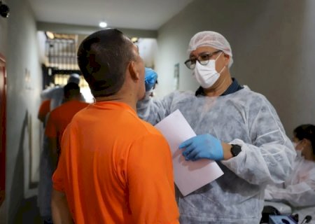 Polícias Científica e Penal coletam DNA de custodiados para ampliar banco usado em investigações criminais