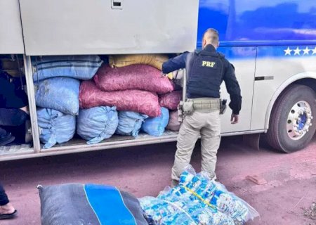 Operação na fronteira apreende toneladas de mercadorias ilegais e cocaína em MS