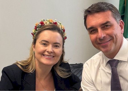 Indicada por Eduardo, Júlia Zanatta se empolga com a ideia de ser vice de Flávio