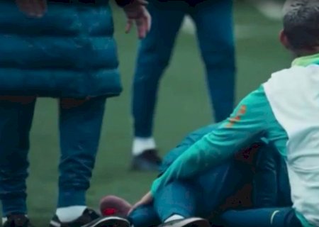 Tombo de Ancelotti após carrinho de Richarlison em treino da Seleção em novembro viraliza