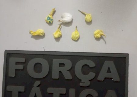 Polícia Militar conduz homem por tráfico de drogas e apreende porções de cocaína em Nova Andradina