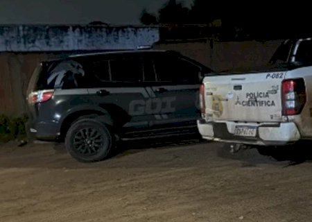Homem é assassinado com 10 facadas e corpo abandonado em terreno