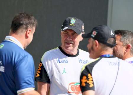 Ancelotti esboça cinco mudanças na escalação