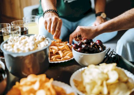 O sódio que você não vê: pesquisa revela ranking de alimentos com maior teor e traz alertas sobre os rótulos