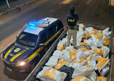 Caminhão com 4 toneladas de maconha é abandonado em estrada