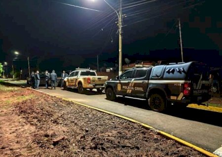 Dupla de capacete invade casa pelos fundos e mata homem com 6 tiros