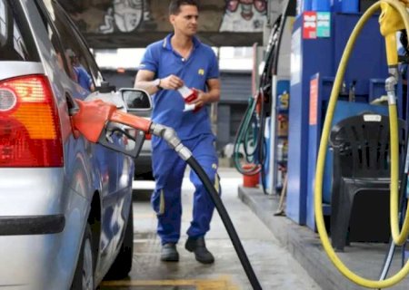 Subsídio de R$ 0,44 por litro da gasolina é prorrogado por 30 dias