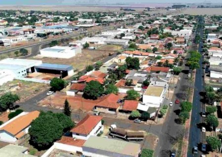 Menina de 1 ano morre após se afogar em tanque de peixes em fazenda