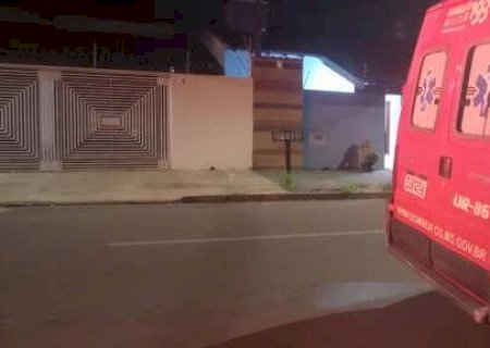 Criança de 2 anos morre afogada em piscina de casa