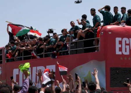 Jogadores do Egito são recebidos como heróis após atuação na Copa