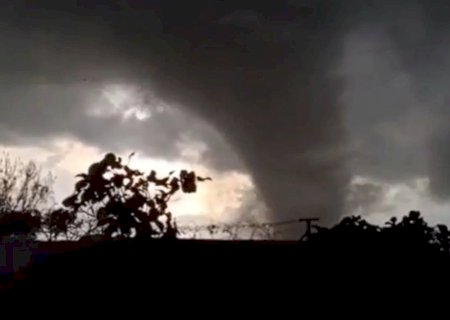 Tornado assusta moradores, provoca destruição e deixa feridos no Rio Grande do Sul