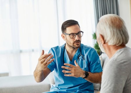 Quais médicos os homens devem procurar em cada fase da vida?
