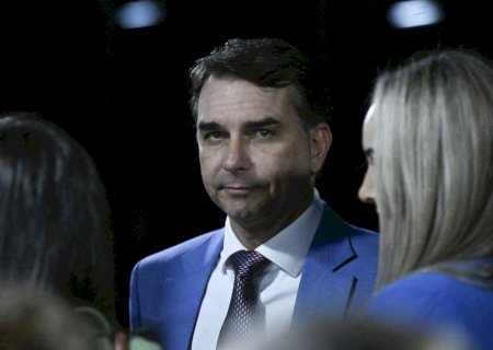 Depoimento de Flávio à PF ganha tom político, e defesa aposta em comparação com caso Lulinha