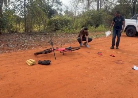 Transportando drogas em bicicleta, homem reage à abordagem e acaba baleado