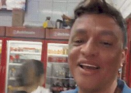 Empresário acha sacola de carne na rua e sai a procura do dono