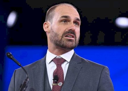 PF decide demitir Eduardo Bolsonaro por abandono de cargo