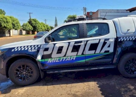 Motorista perde o controle de carro e cai em córrego em Paranaíba