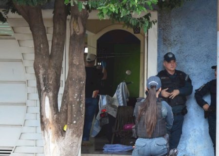 Homem mata companheira a facadas e tira própria vida em MS